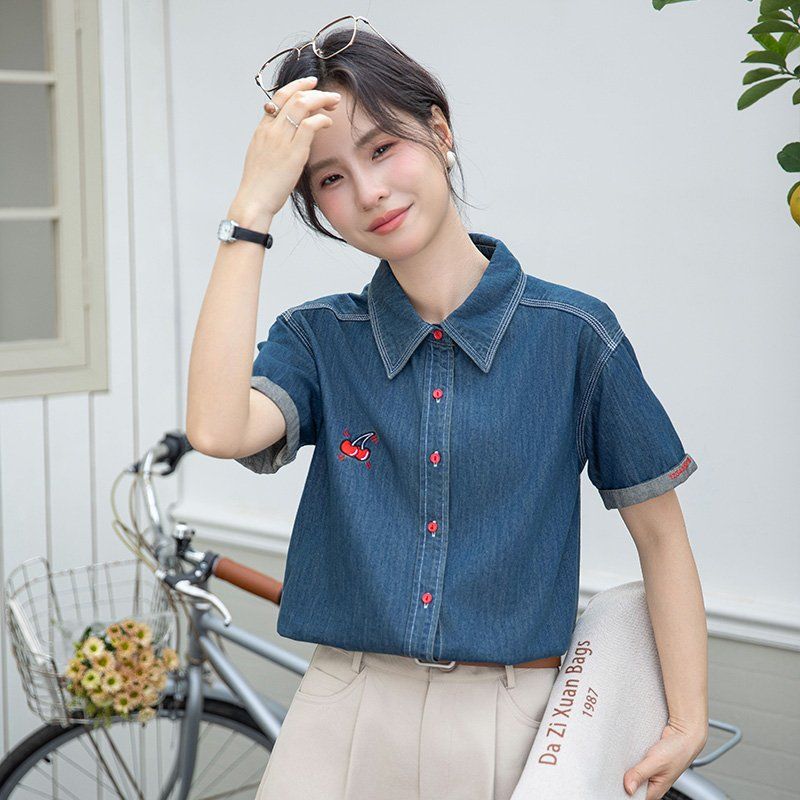 봄 여름 여성 브이넥 반팔셔츠 루즈핏 체리자수 데님 데일리룩 캐주얼 남방 면티 - 상세 이미지 2