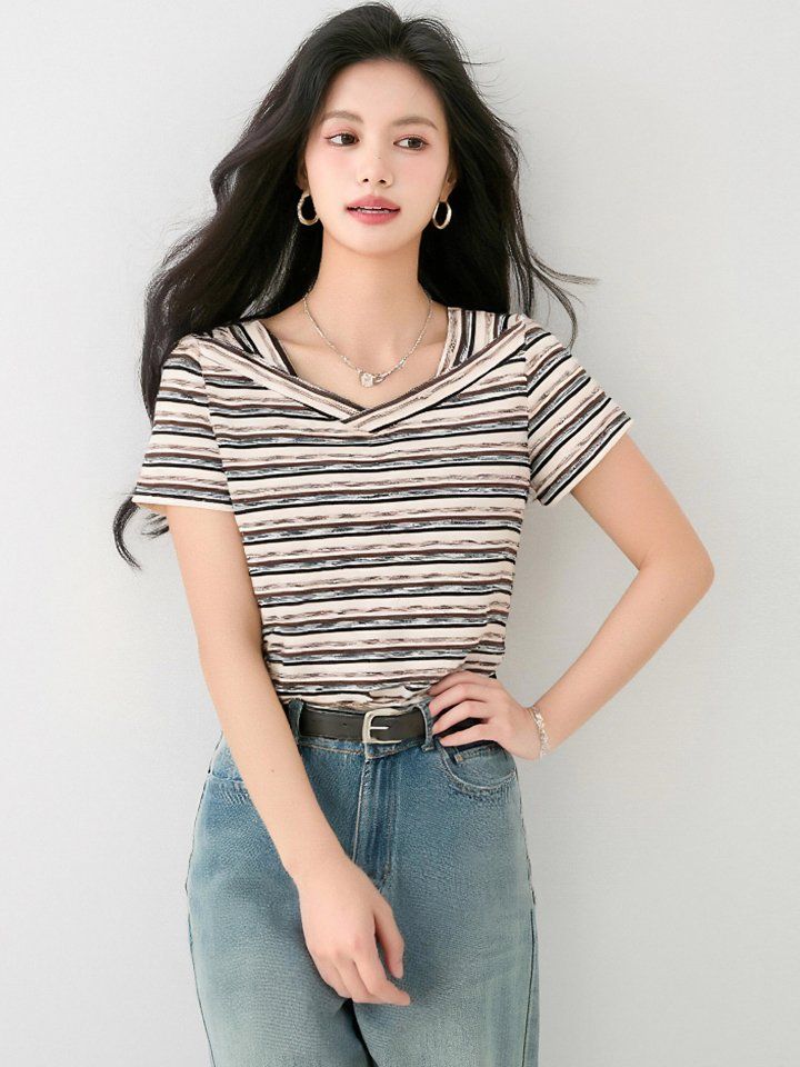 봄 여름 여성 브이넥 스트라이프티셔츠 반팔 슬림핏 데일리룩 캐주얼 면티 오프숄더 - 상세 이미지 4