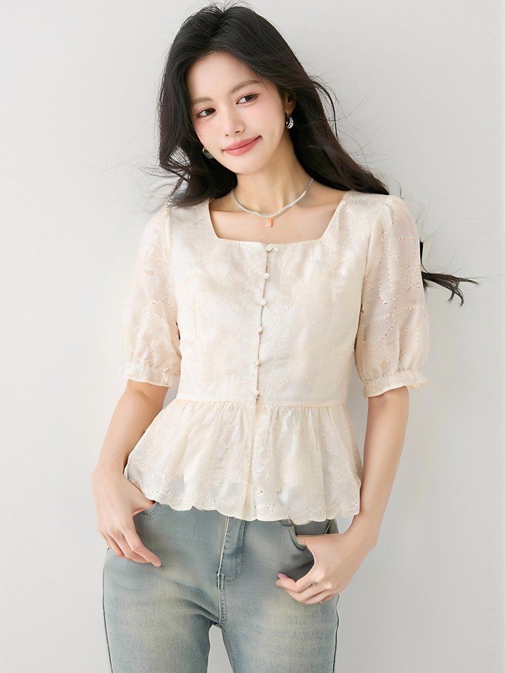 봄 여름 여성 스퀘어넥 반팔블라우스 페플럼 자수 펀칭 퍼프소매 데일리룩 크롭티 - 상세 이미지 3