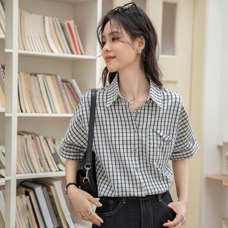 봄 여름 여성 브이넥 체크셔츠 반팔 슬림핏 데일리룩 캐주얼 남방 포켓 면블라우스 - 상세 이미지 5