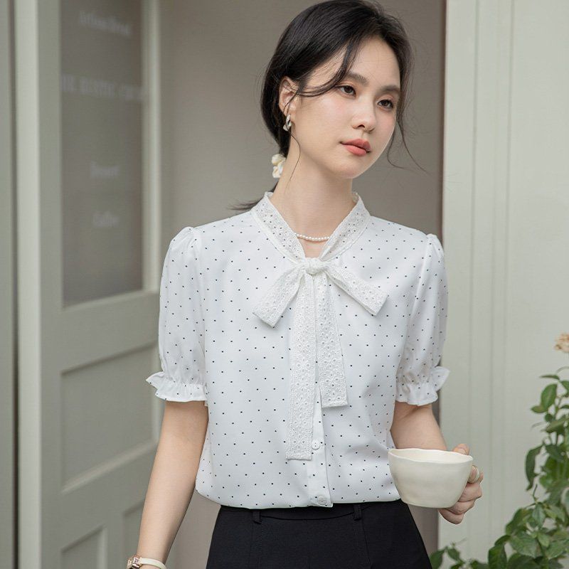 봄 여름 여성 라운드넥 도트블라우스 반팔 레이스리본 슬림핏 데일리룩 프릴소매 면티 - 상세 이미지 2