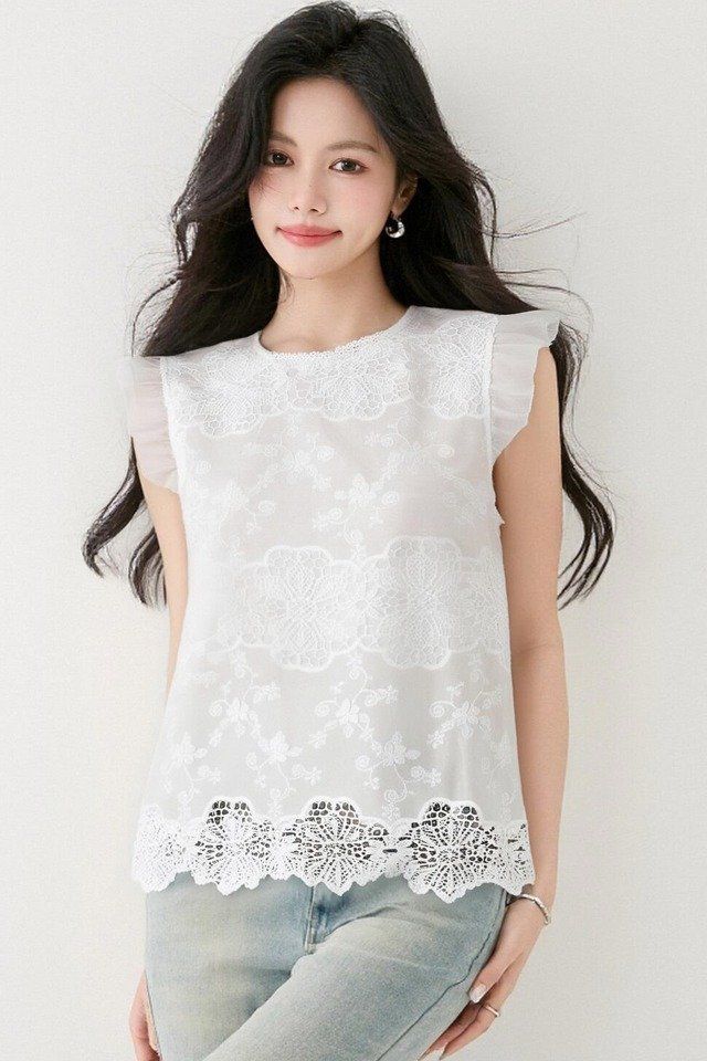 봄 여름 여성 라운드넥 민소매블라우스 레이스 프릴 루즈핏 펀칭 데일리룩 나시 면티 - 상세 이미지 5
