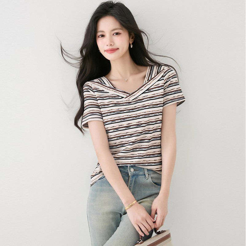 봄 여름 여성 브이넥 스트라이프티셔츠 반팔 슬림핏 데일리룩 캐주얼 면티 오프숄더 - 상품 이미지