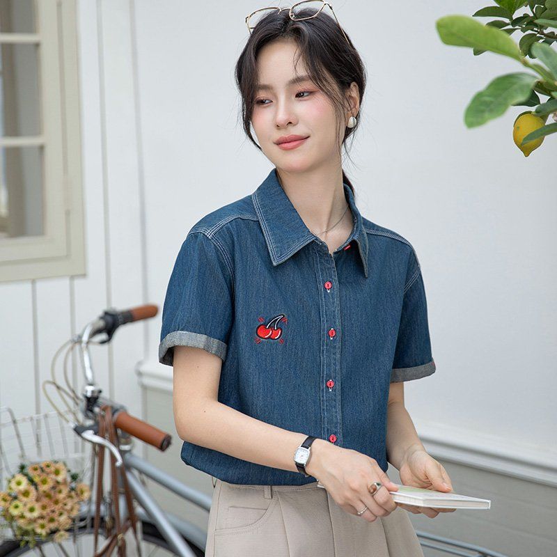 봄 여름 여성 브이넥 반팔셔츠 루즈핏 체리자수 데님 데일리룩 캐주얼 남방 면티 - 상세 이미지 3