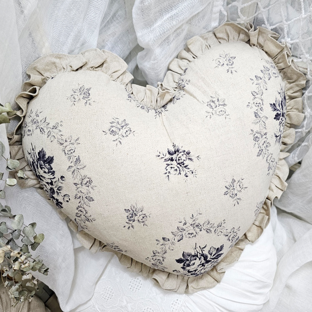 라피네데코 린넨 하트 프릴 쿠션 (솜포함) 쿠션커버