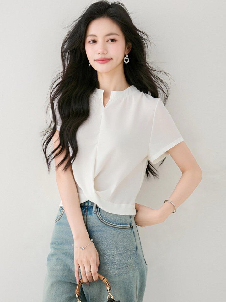 봄 여름 여성 브이넥 반팔블라우스 꼬임밑단 크롭 루즈핏 데일리룩 시원한 면티셔츠 - 상세 이미지 4