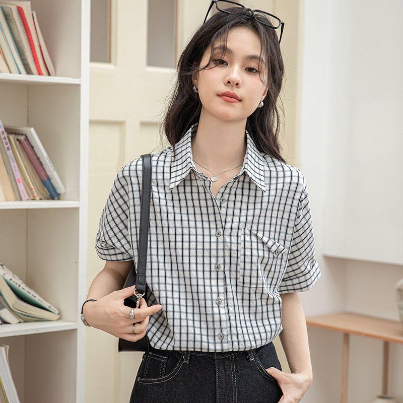 봄 여름 여성 브이넥 체크셔츠 반팔 슬림핏 데일리룩 캐주얼 남방 포켓 면블라우스 - 상세 이미지 4