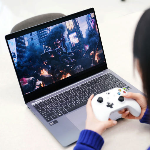 갤럭시북4 울트라의 문스톤 그레이 디자인