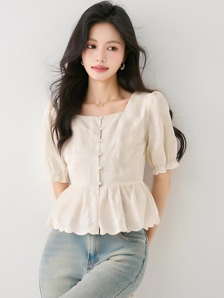 봄 여름 여성 스퀘어넥 반팔블라우스 페플럼 자수 펀칭 퍼프소매 데일리룩 크롭티 - 상세 이미지 2