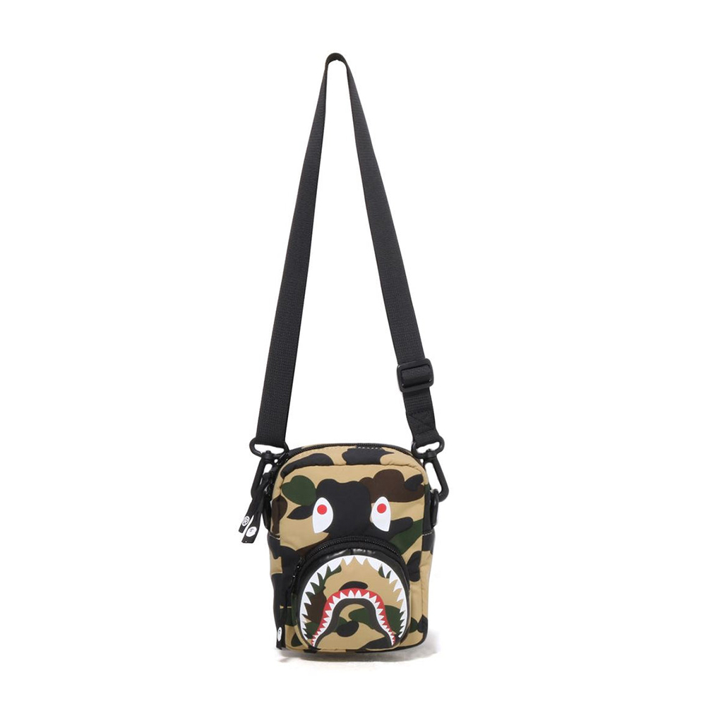 베이프 크로스백 1ST CAMO SHARK MINI BAG 1L30-190-021 - 상세 이미지 2