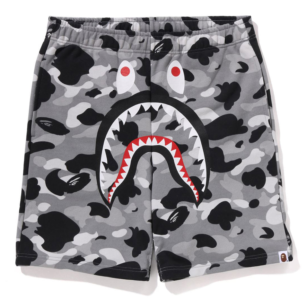 베이프 반바지 1ST CAMO SHARK REGULAR FIT SWEAT SHORTS 1L30-153-009 - 상품 이미지