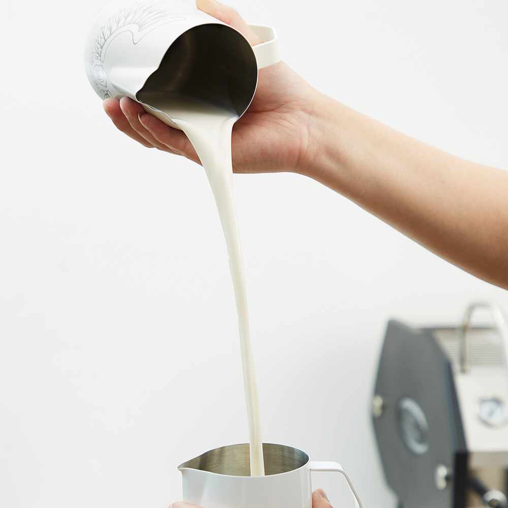 zeroHero 레이서 스팀피쳐 600ml 밀크저그 바리스타 라떼아트 홈카페 이미지 6