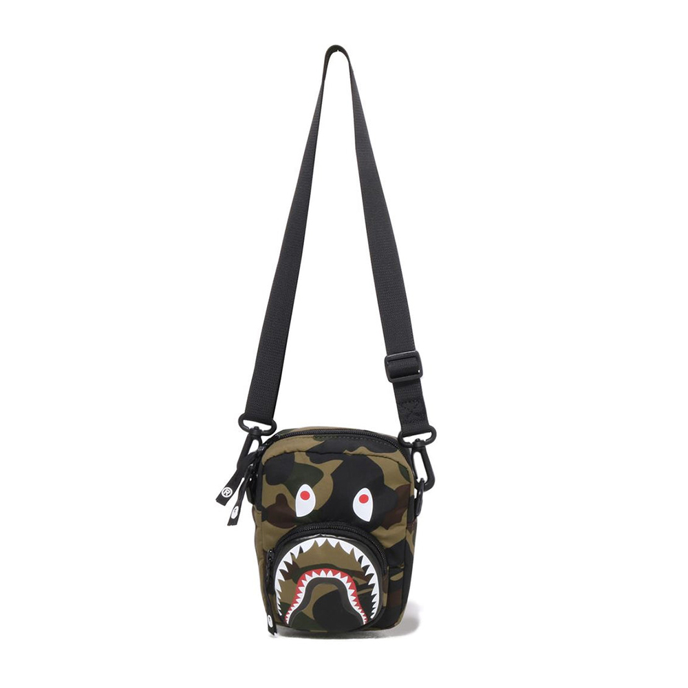 베이프 크로스백 1ST CAMO SHARK MINI BAG 1L30-190-021 - 메인 이미지