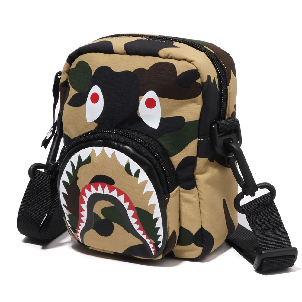 베이프 크로스백 1ST CAMO SHARK MINI BAG 1L30-190-021 - 상세 이미지 3