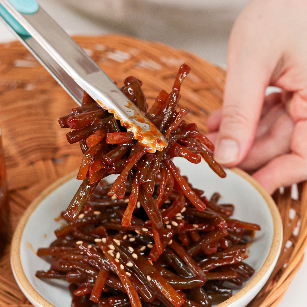 국산 마늘쫑무침 고추장 마늘쫑 장아찌 반찬 500g 장담아 이미지 7