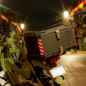 벤시 오토바이 알루미늄 탑박스 배달통 배달가방 오토바이용품 배달용품 검정... 운동러 솔직 후기 | 실사용 리뷰 - 상품 이미지 4