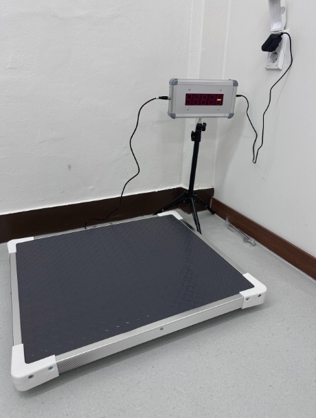 휠체어체중계 디지털 전자저울 건강검진 요양원 60X70cm알루미늄표면 - 상품 이미지