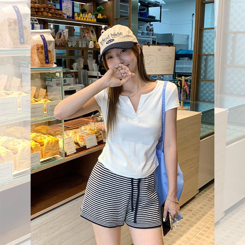 봄 여름 슬림핏 기본 반팔 티셔츠 헨리넥 데일리룩 캐주얼 면스판 베이직 티셔츠 - 상품 이미지