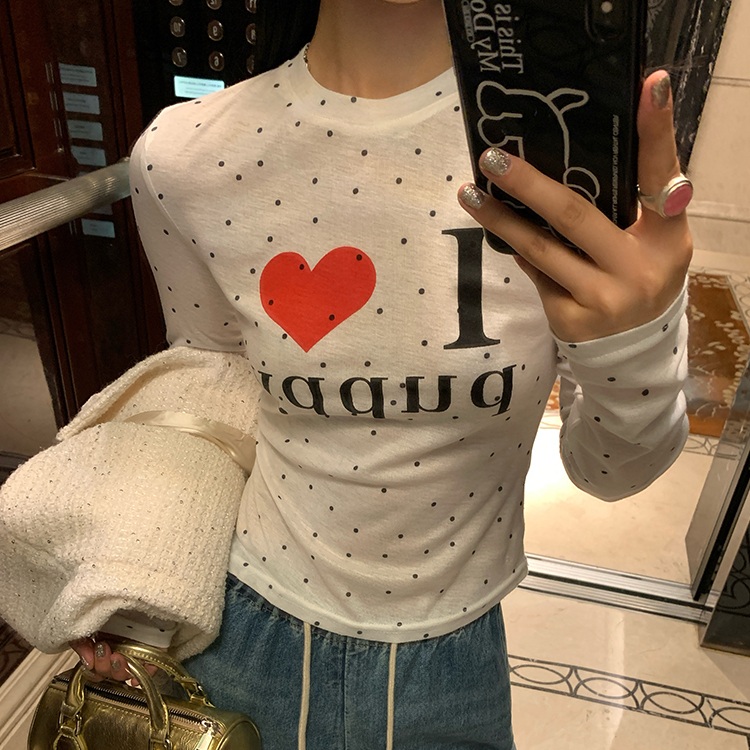 라운드넥 도트 크롭긴팔티 레터링 프린트 하트 슬림핏 레이어드 면혼방 고급소재 봄가을 화이트 - 상품 이미지
