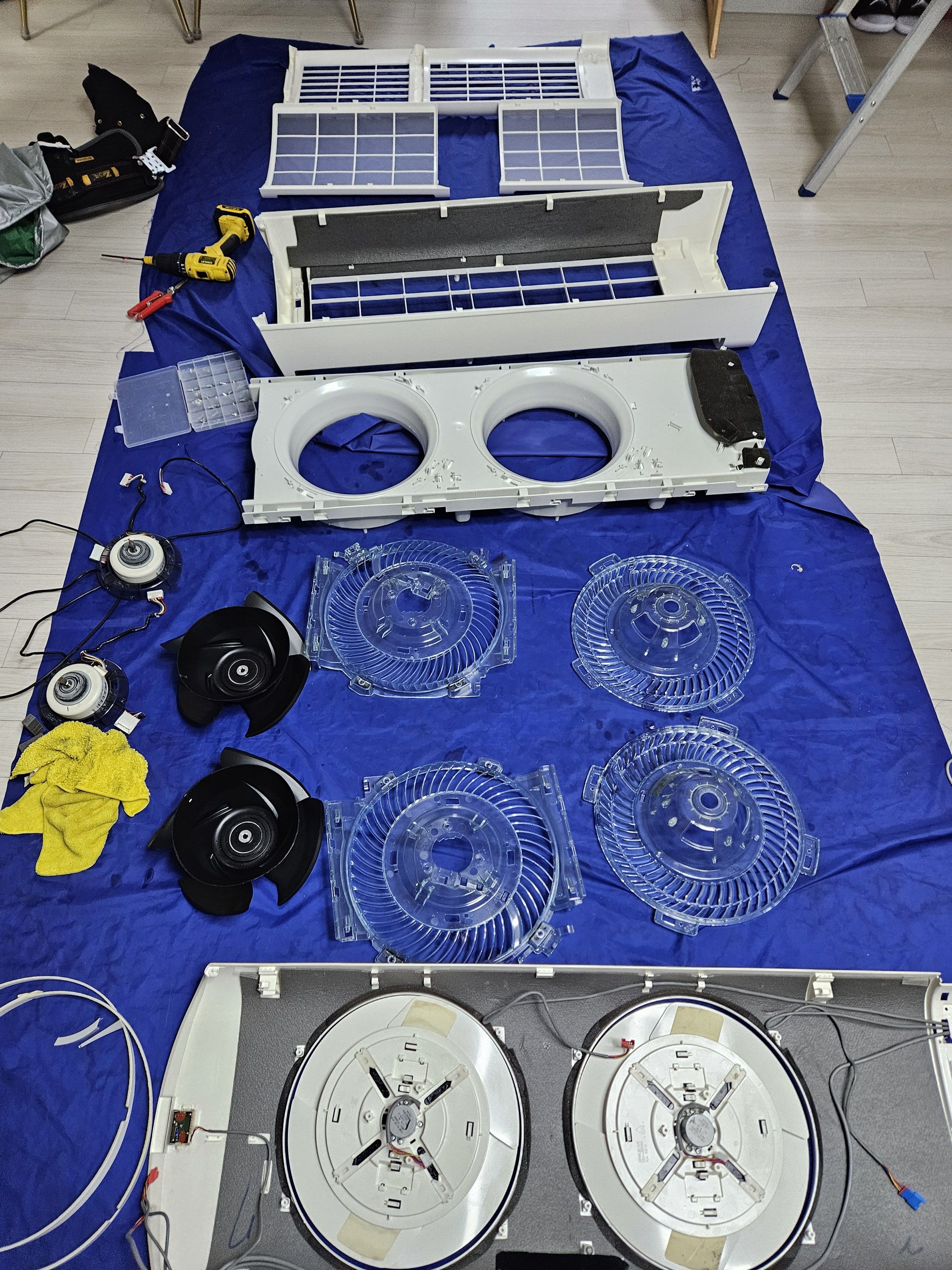 에어컨 청소 벽걸이 스탠드 시스템 천장형 2IN1 원룸 분해 청소 전문 업체 - 상세 이미지 2