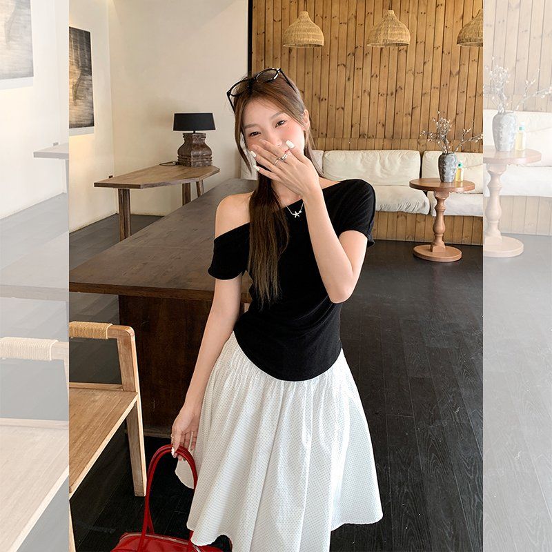 봄 여름 슬림핏 언발란스 오프숄더 반팔 티셔츠 데일리룩 코리안스타일 면혼방 티셔츠 - 상세 이미지 3