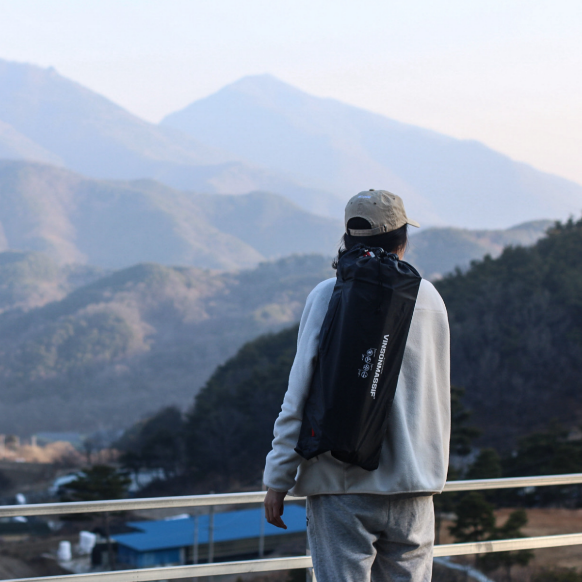 빈슨메시프 경량 폴딩 와이드 테이블 백패킹 피크닉 차박 캠핑테이블 L, 블랙 - 상세 이미지 4