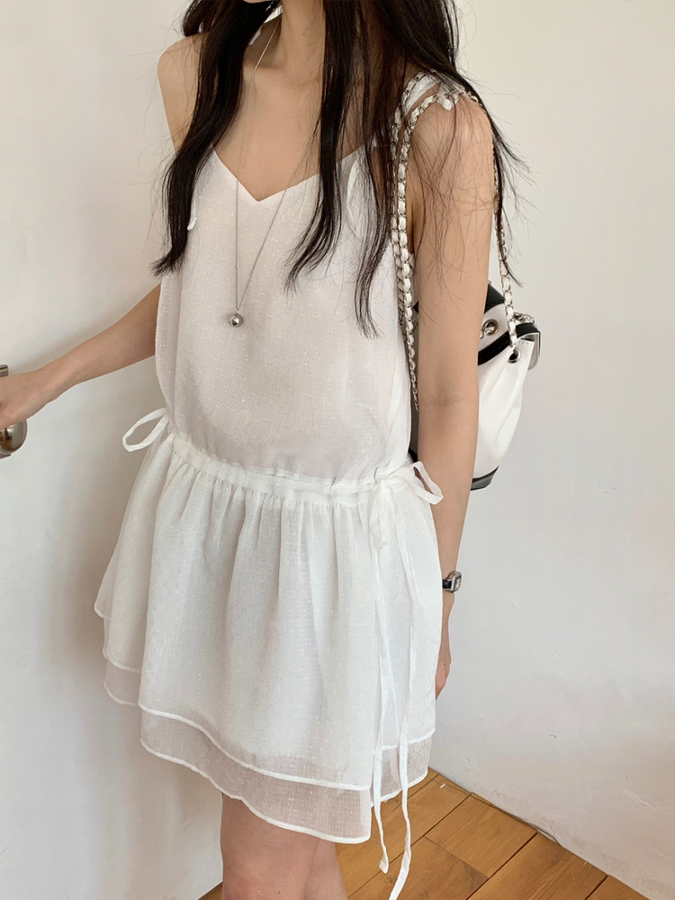 루즈핏 어깨끈 브이넥 레이어드 나시 미니 원피스 스트링 여성 여름 원피스 휴양지 바캉스룩 - 상세 이미지 2