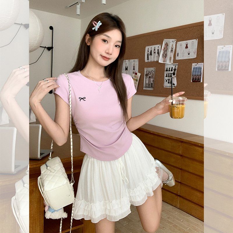 봄 여름 슬림핏 리본 자수 반팔 티셔츠 라운드넥 데일리룩 코리안스타일 면스판 티셔츠 - 상품 이미지
