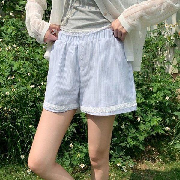 봄 여름 스트레이트핏 레이스 스트라이프 반바지 허리밴딩 데일리룩 캐주얼 면혼방 숏팬츠 - 메인 이미지