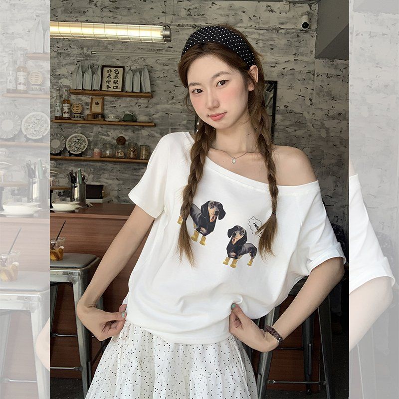 오프숄더 강아지 프린팅 반팔티 루즈핏 티셔츠 면스판 여름 데일리 캐주얼룩 여성 상의 - 상세 이미지 2
