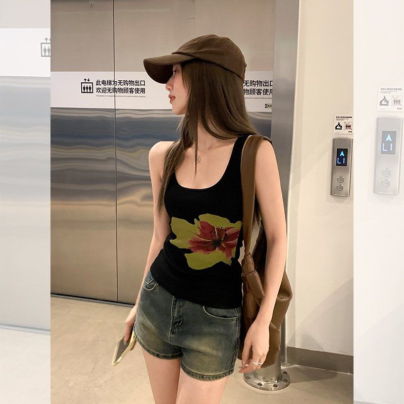 여성 플라워 프린팅 민소매 나시 슬림핏 라운드넥 여름 휴양지룩 바캉스 데일리 티셔츠 - 상세 이미지 4