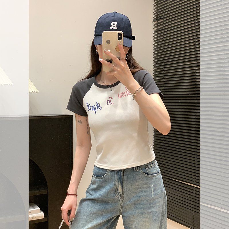 여름 레터링 프린팅 배색 라운드넥 여성 슬림핏 크롭 래글런 반팔티 데일리 캐주얼룩 - 상세 이미지 4
