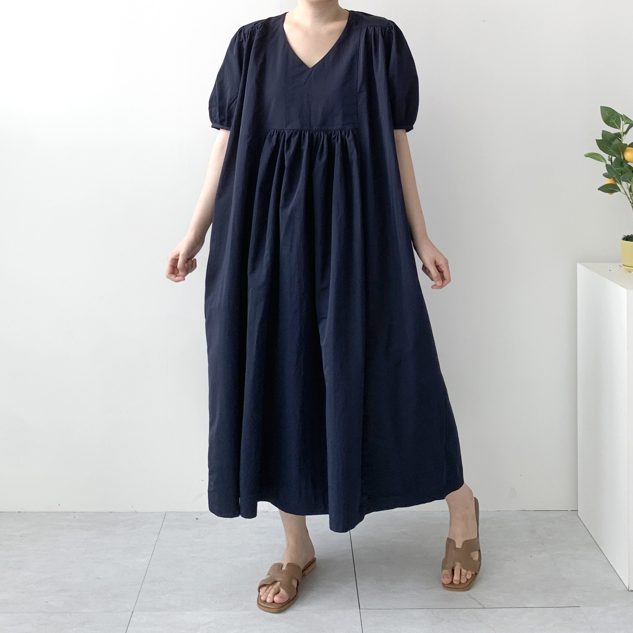 브이넥 셔링 바스락원피스 나일론원피스 프라다원단원피스 - 상세 이미지 4