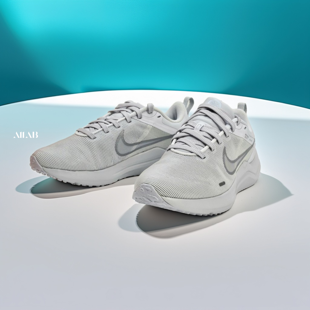 [국내매장판] 나이키 가벼운 런닝화 다운시프터 가벼운 로드 운동화 조깅화 워킹화 화이트실버, 250