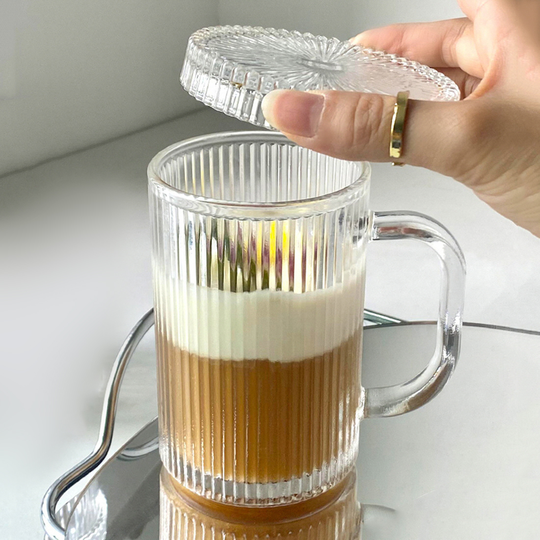 플리츠 뚜껑 손잡이 유리컵 아이스아메리카노 냉커피잔 커플 맥주 소맥잔 370ml