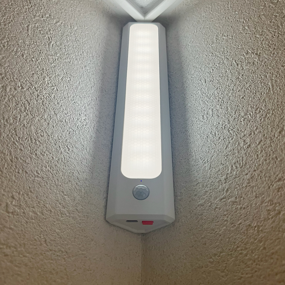 삼각 센서등 무타공 충전 LED 센서 조명 파카이라이트