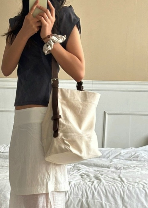 [리햅] 에디르 루즈핏 숄더백 비건레더 스트랩의 내추럴 캔버스 대학생 가방