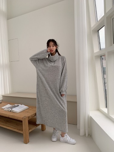 폼나나 Pomnana 오버핏 집업 옆트임 긴팔 빅세라 봄 가을 원피스 - 메인 이미지