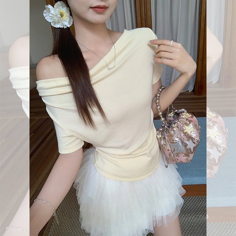 봄 여름 여성 슬림핏 드레이핑 오프숄더 반팔 티셔츠 셔링 면혼방 데일리룩 페미닌룩 우아한 - 상세 이미지 2