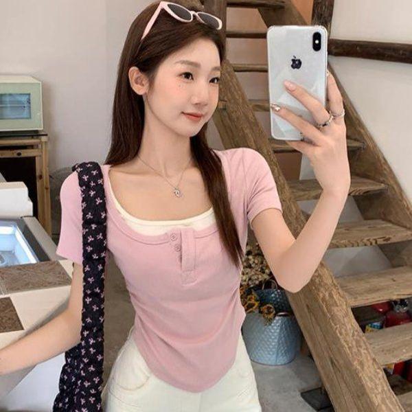 봄 여름 여성 슬림핏 페이크레이어드 U넥 앞버튼 면혼방 반팔티 데일리룩 - 상품 이미지