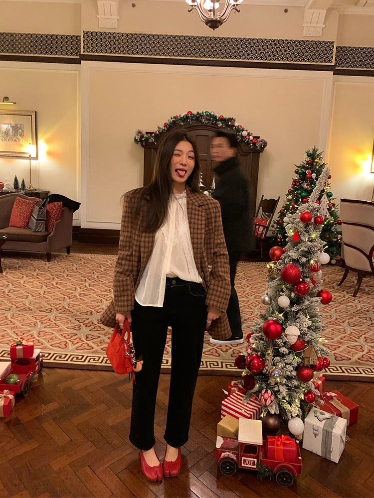 프릴넥 레이스포인트 긴팔실크블라우스 로맨틱 출퇴근 유니크 데이트 예쁜 디자인 화이트 봄여름 이미지 7