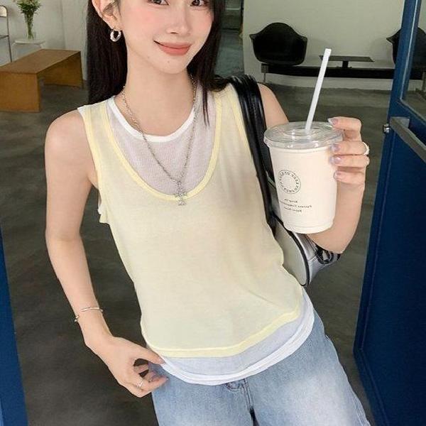 캐주얼룩 데일리룩 여성 봄 여름 루즈핏 민소매 나시 티셔츠 U넥 페이크레이어드 텐셀 혼방 - 메인 이미지