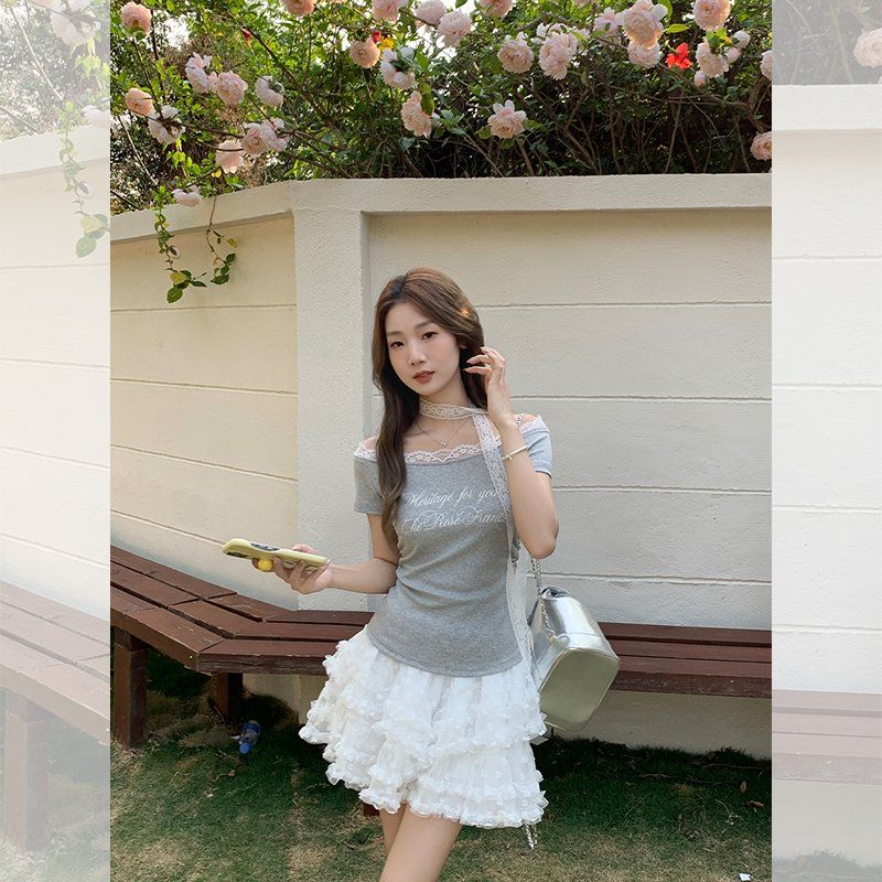 봄 여름 여성 슬림핏 오프숄더 초커넥 레이스 레터링 면스판 반팔 티셔츠 페미닌룩 - 상세 이미지 4