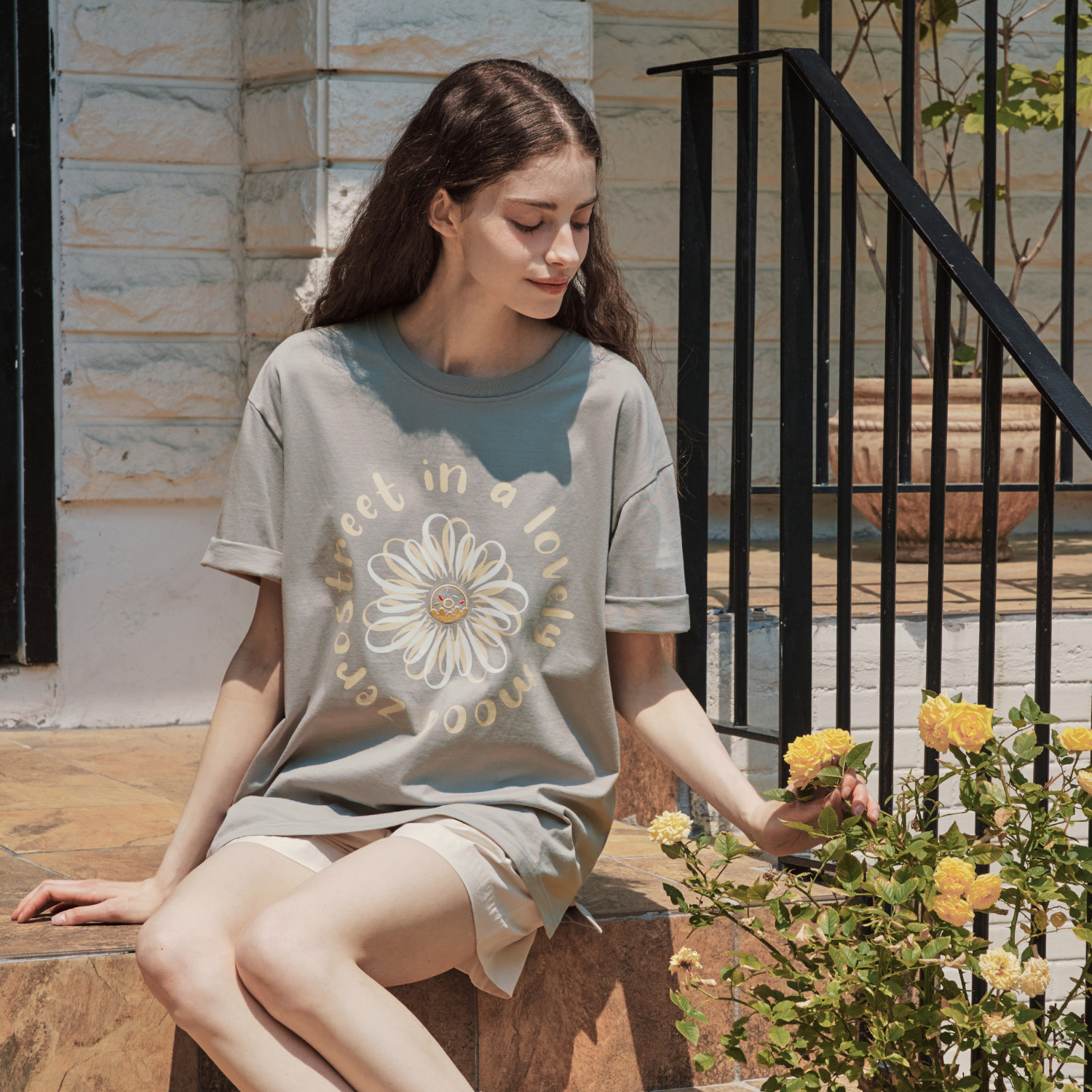 [제로스트릿][3컬러] 플라워 도넛 반팔 티셔츠 FLOWER DONUT SHORT SLEEVE T-SHIRT - 상세 이미지 2