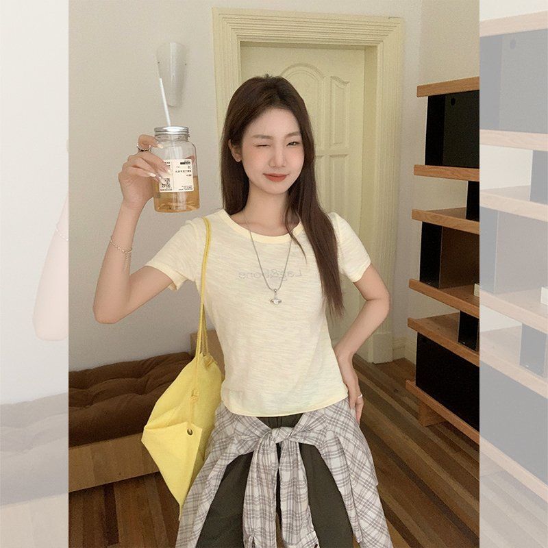 봄 여름 여성 슬림핏 라운드넥 핫픽스 레터링 반팔 티셔츠 코튼 데일리룩 캐주얼룩 - 상세 이미지 2