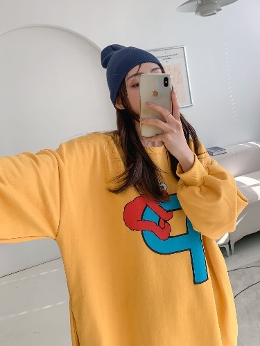 폼나나 Pomnana 루즈핏 트린팅 옆트임 긴팔 허그 봄 가을 원피스 - 메인 이미지