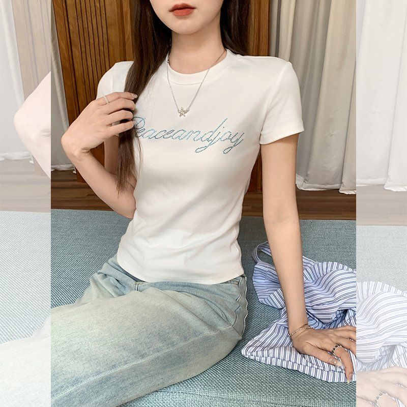 봄 여름 여성 슬림핏 라운드넥 핫픽스 레터링 면스판 반팔 티셔츠 데일리룩 스윗앤스파이시룩 - 상세 이미지 4