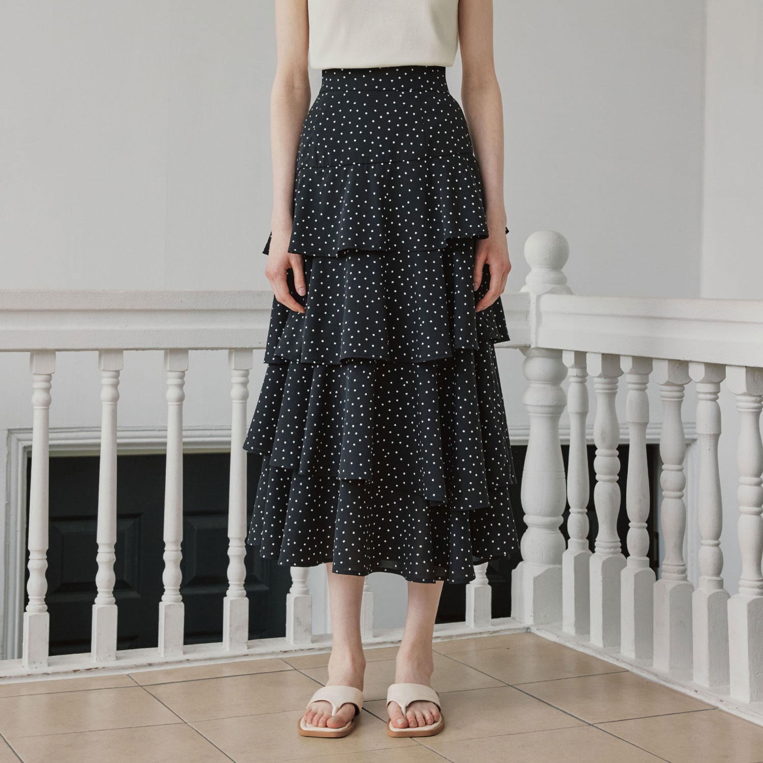 [김지민 착장][제로스트릿][2컬러] 도트 캉캉 플레어 스커트 DOT CANCAN FLARE SKIRT 이미지 4