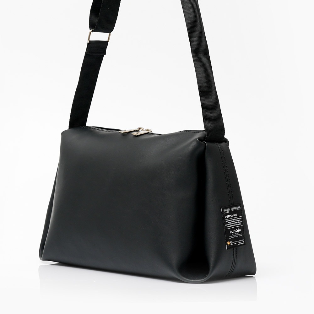 PEEPS Stellar leather cross bag(black) 인조가죽 크로스백 - 상세 이미지 3
