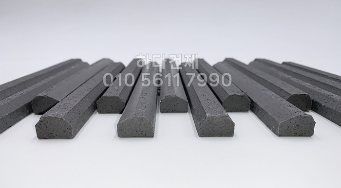 아이코트료와 베르니나 타일 K06 블랙 / 하다건재 아이콧료와 ICOT RYOWA